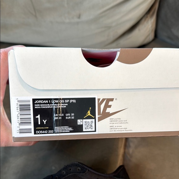 Travis Scott Jordan 1 Low OG - Picture 3 of 4